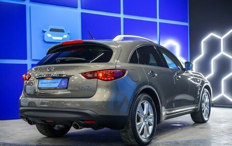 Infiniti QX70, 2016 год, 2 630 000 рублей, 25 фотография