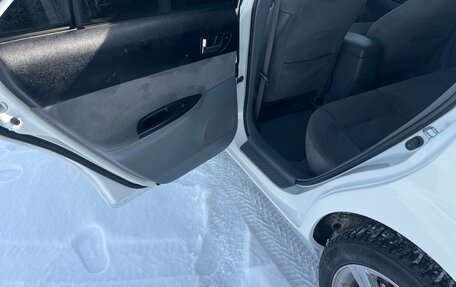 Mazda Atenza II, 2003 год, 370 000 рублей, 24 фотография