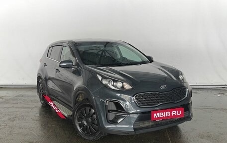 KIA Sportage IV рестайлинг, 2018 год, 2 099 000 рублей, 3 фотография