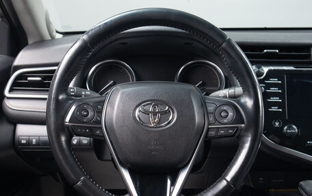 Toyota Camry, 2020 год, 3 199 000 рублей, 10 фотография