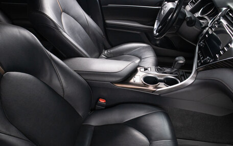 Toyota Camry, 2020 год, 3 199 000 рублей, 21 фотография