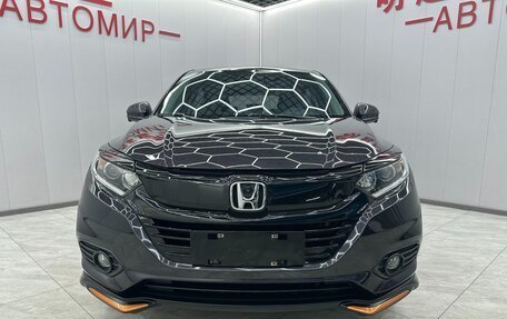 Honda Vezel, 2022 год, 1 550 000 рублей, 2 фотография