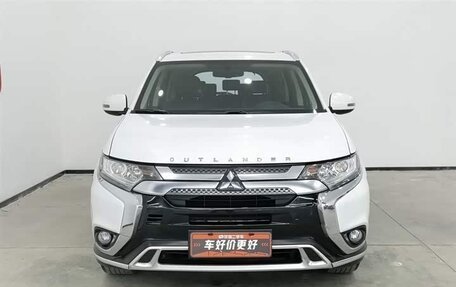 Mitsubishi Outlander III рестайлинг 3, 2021 год, 2 150 001 рублей, 2 фотография
