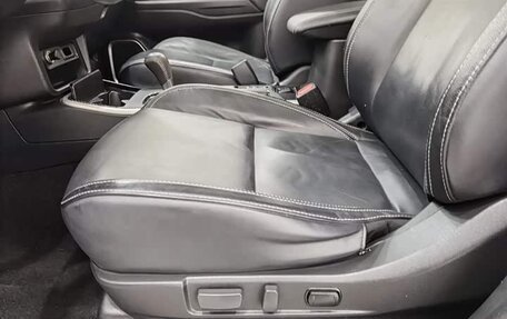 Mitsubishi Outlander III рестайлинг 3, 2021 год, 2 150 001 рублей, 14 фотография