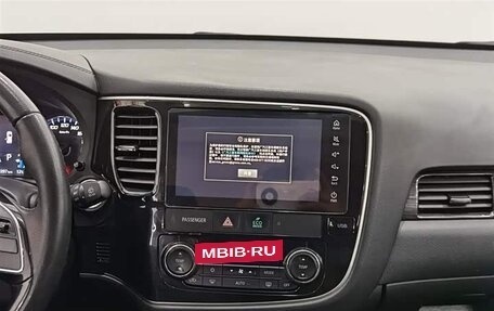 Mitsubishi Outlander III рестайлинг 3, 2021 год, 2 150 001 рублей, 11 фотография