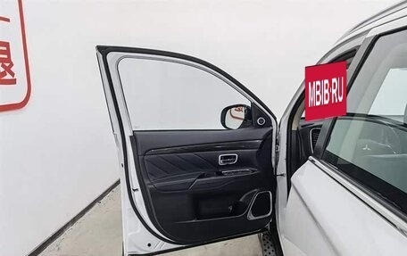 Mitsubishi Outlander III рестайлинг 3, 2021 год, 2 150 001 рублей, 17 фотография