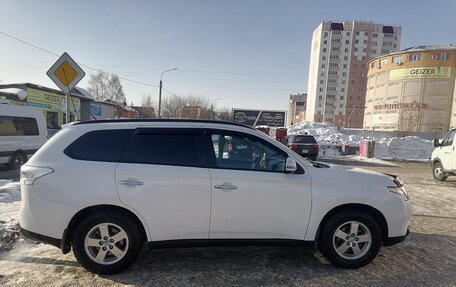 Mitsubishi Outlander III рестайлинг 3, 2012 год, 1 500 000 рублей, 3 фотография