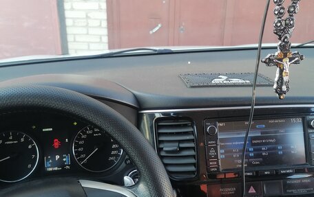 Mitsubishi Outlander III рестайлинг 3, 2012 год, 1 500 000 рублей, 16 фотография