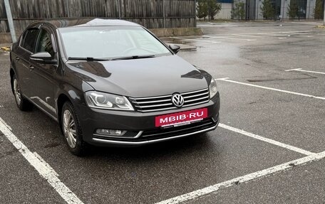 Volkswagen Passat B7, 2011 год, 950 000 рублей, 2 фотография