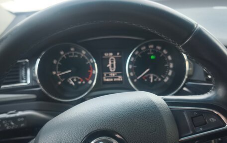 Skoda Superb III рестайлинг, 2015 год, 1 700 000 рублей, 11 фотография