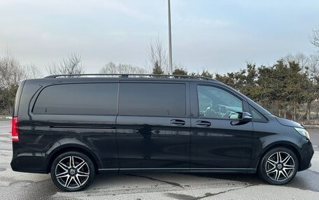 Mercedes-Benz V-Класс, 2021 год, 6 900 000 рублей, 5 фотография