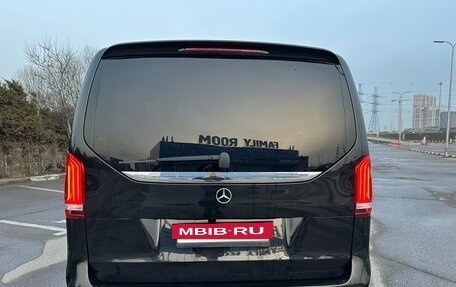 Mercedes-Benz V-Класс, 2021 год, 6 900 000 рублей, 4 фотография