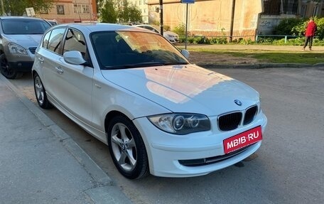 BMW 1 серия, 2011 год, 800 000 рублей, 1 фотография