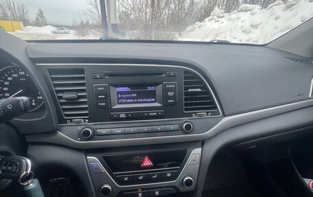 Hyundai Elantra VI рестайлинг, 2018 год, 1 170 000 рублей, 5 фотография