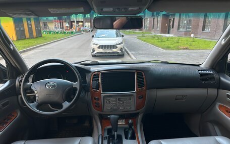 Toyota Land Cruiser 100 рестайлинг 2, 2003 год, 2 599 000 рублей, 5 фотография