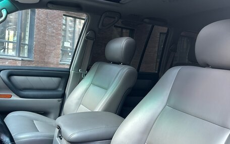 Toyota Land Cruiser 100 рестайлинг 2, 2003 год, 2 599 000 рублей, 4 фотография