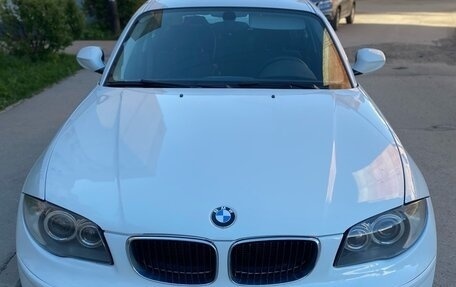 BMW 1 серия, 2011 год, 800 000 рублей, 4 фотография