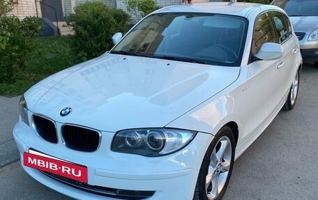 BMW 1 серия, 2011 год, 800 000 рублей, 2 фотография