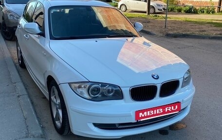 BMW 1 серия, 2011 год, 800 000 рублей, 3 фотография