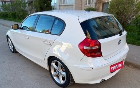 BMW 1 серия, 2011 год, 800 000 рублей, 5 фотография