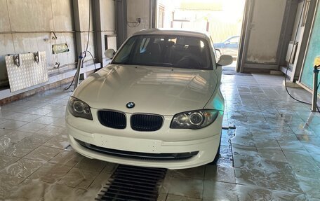 BMW 1 серия, 2011 год, 800 000 рублей, 16 фотография