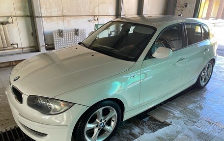 BMW 1 серия, 2011 год, 800 000 рублей, 15 фотография