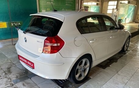BMW 1 серия, 2011 год, 800 000 рублей, 12 фотография