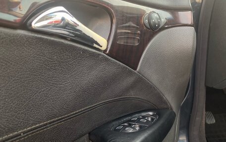 Mercedes-Benz E-Класс, 2003 год, 600 000 рублей, 9 фотография