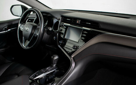 Toyota Camry, 2020 год, 3 040 000 рублей, 9 фотография