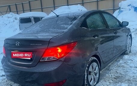 Hyundai Solaris II рестайлинг, 2015 год, 945 000 рублей, 2 фотография