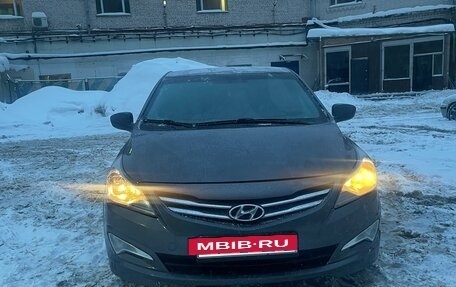 Hyundai Solaris II рестайлинг, 2015 год, 945 000 рублей, 4 фотография