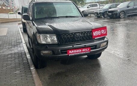 Toyota Land Cruiser 100 рестайлинг 2, 2006 год, 1 900 000 рублей, 4 фотография