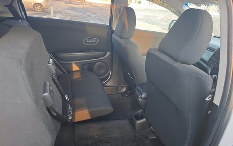 Honda Vezel, 2015 год, 1 620 000 рублей, 10 фотография