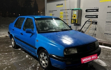 Volkswagen Vento, 1993 год, 110 000 рублей, 2 фотография