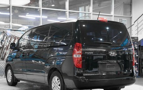 Hyundai H-1 II рестайлинг, 2015 год, 1 895 000 рублей, 4 фотография