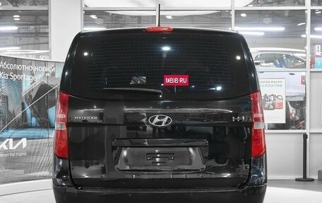 Hyundai H-1 II рестайлинг, 2015 год, 1 895 000 рублей, 5 фотография