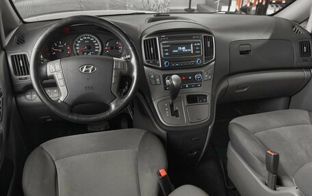 Hyundai H-1 II рестайлинг, 2015 год, 1 895 000 рублей, 7 фотография