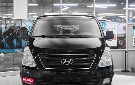 Hyundai H-1 II рестайлинг, 2015 год, 1 895 000 рублей, 2 фотография