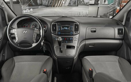 Hyundai H-1 II рестайлинг, 2015 год, 1 895 000 рублей, 8 фотография