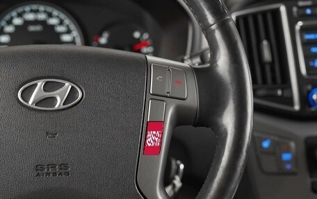 Hyundai H-1 II рестайлинг, 2015 год, 1 895 000 рублей, 11 фотография