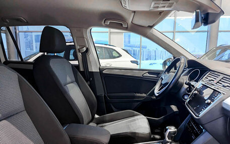 Volkswagen Tiguan II, 2021 год, 3 330 000 рублей, 13 фотография