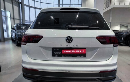 Volkswagen Tiguan II, 2021 год, 3 330 000 рублей, 7 фотография