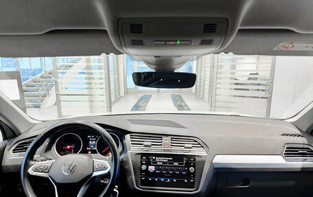 Volkswagen Tiguan II, 2021 год, 3 330 000 рублей, 17 фотография