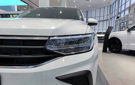Volkswagen Tiguan II, 2021 год, 3 330 000 рублей, 21 фотография