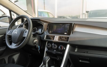 Mitsubishi Xpander, 2023 год, 2 300 000 рублей, 13 фотография