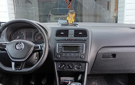 Volkswagen Polo VI (EU Market), 2015 год, 888 000 рублей, 6 фотография
