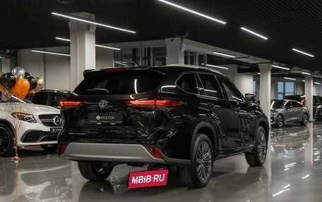 Toyota Highlander, 2025 год, 5 500 000 рублей, 4 фотография