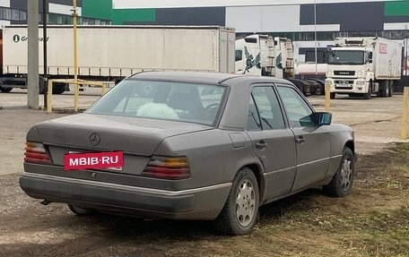 Mercedes-Benz E-Класс, 1992 год, 260 000 рублей, 6 фотография