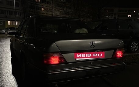 Mercedes-Benz E-Класс, 1992 год, 260 000 рублей, 3 фотография