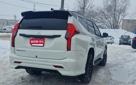 Mitsubishi Montero Sport, 2022 год, 4 150 000 рублей, 7 фотография